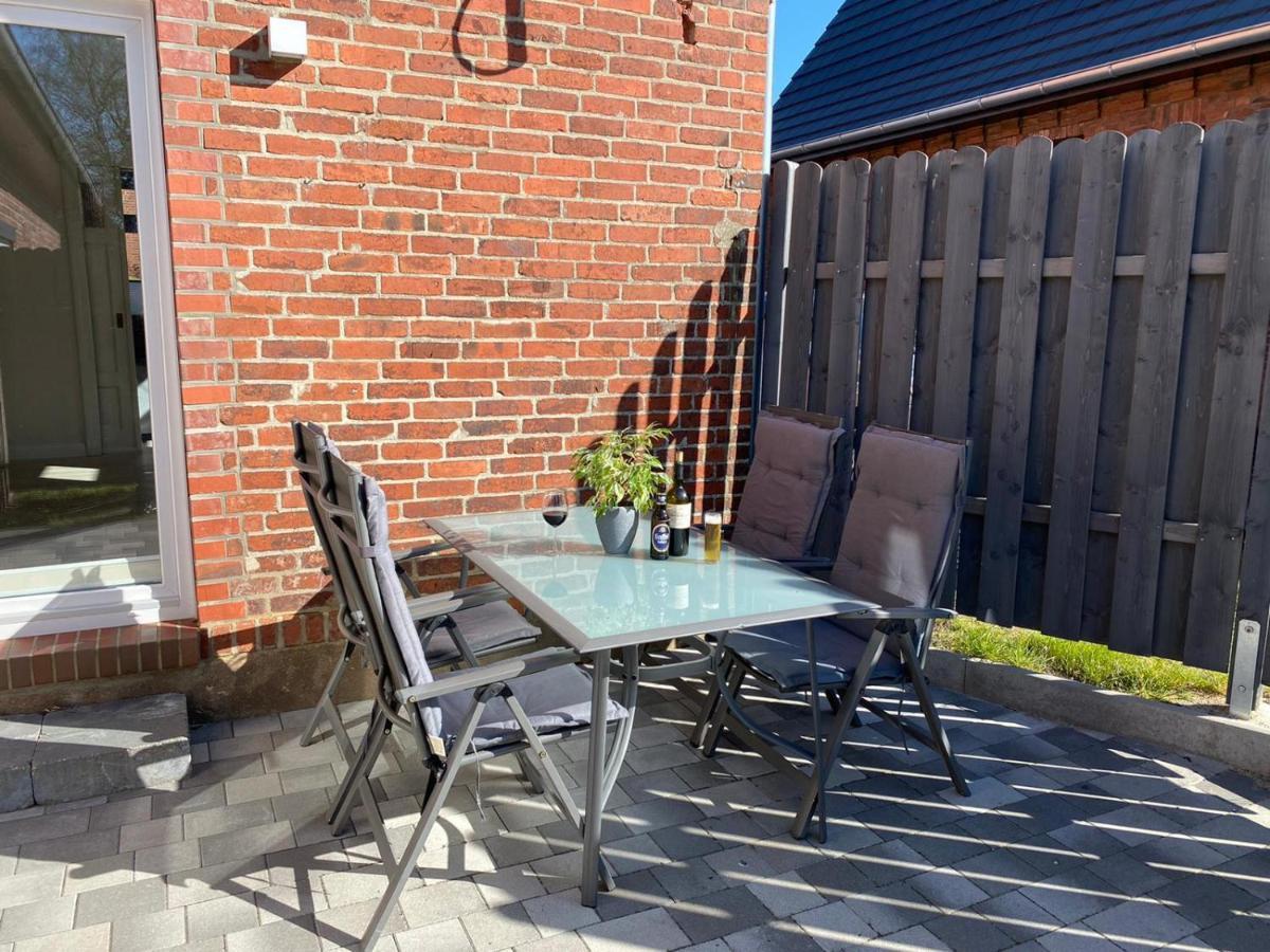 Ferienwohnung „Opa'S Tohuus“Mit Fahrraedern, Husum Husum  Exterior photo